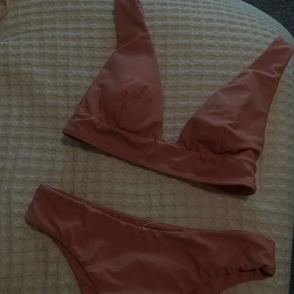 Maybe Volcom Bikini - Picture 1 of 3